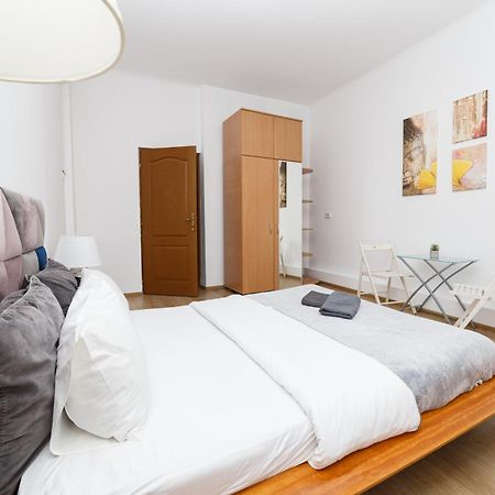 Color Apartments Franceza St Βουκουρέστι Εξωτερικό φωτογραφία
