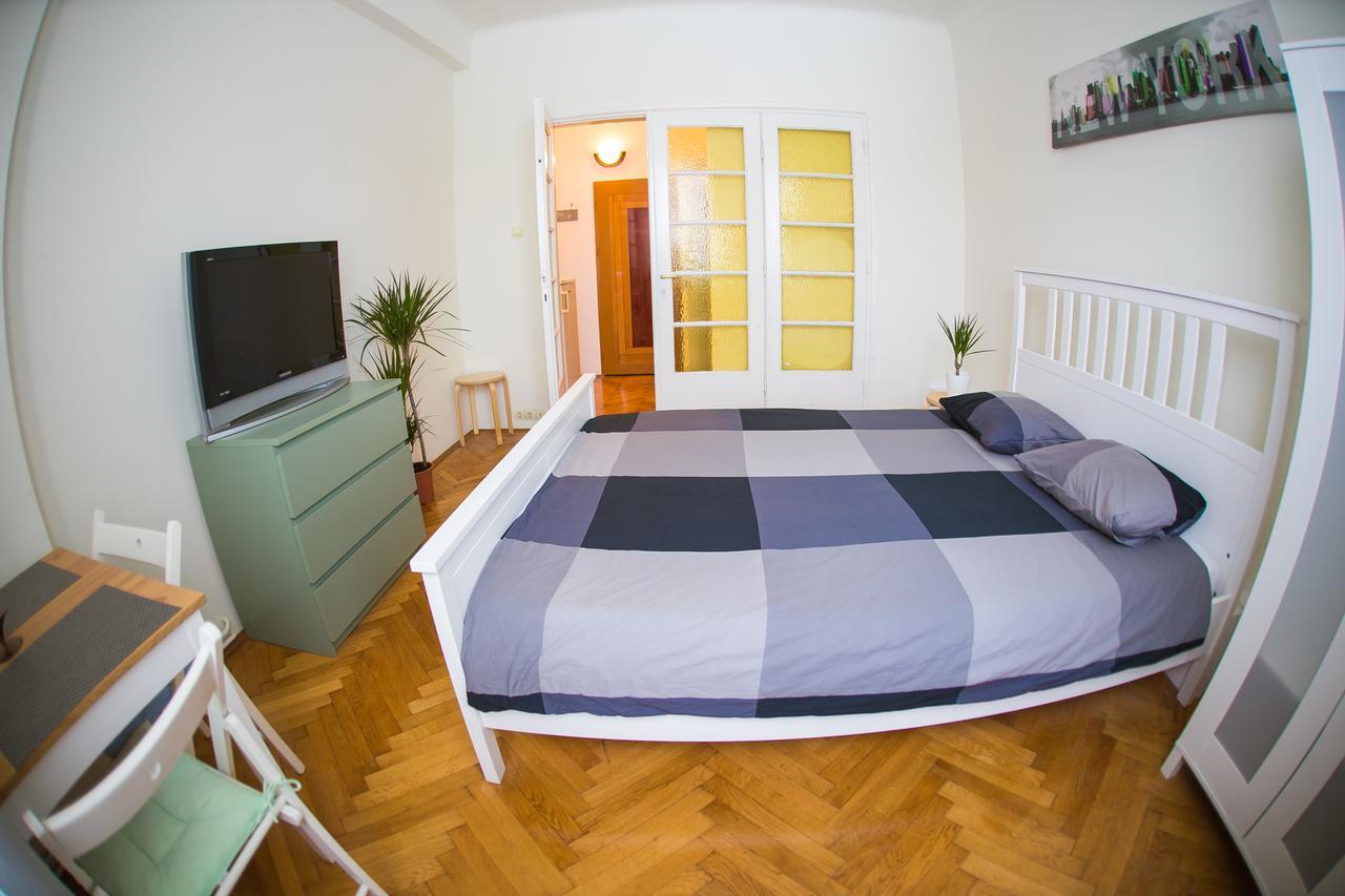 Color Apartments Franceza St Βουκουρέστι Εξωτερικό φωτογραφία